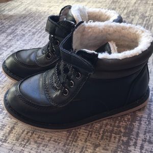Old navy Sherpa lined black ankle boots